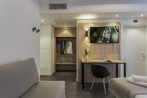 Tourist Hotel