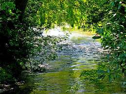 Au Fil de L'eau