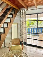 Bananaquit Apartments