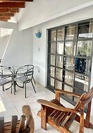 Bananaquit Apartments