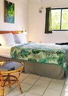 Bananaquit Apartments