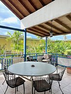 Bananaquit Apartments