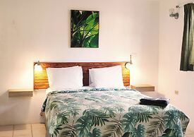 Bananaquit Apartments