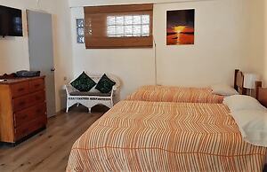 Bananaquit Apartments