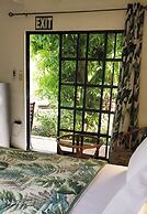 Bananaquit Apartments