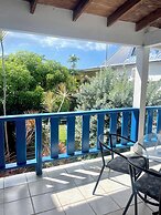 Bananaquit Apartments