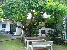 Bananaquit Apartments