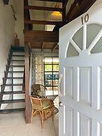 Bananaquit Apartments