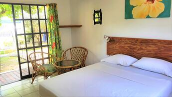 Bananaquit Apartments