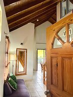 Bananaquit Apartments