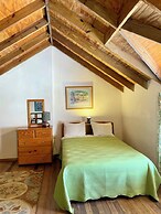 Bananaquit Apartments