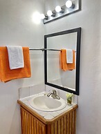 Bananaquit Apartments