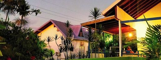 Bananaquit Apartments