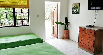 Bananaquit Apartments