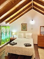 Bananaquit Apartments