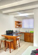 Bananaquit Apartments