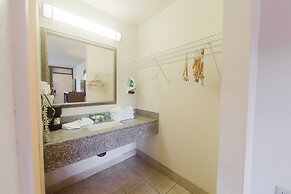 Americana Inn, a Travelodge by Wyndham