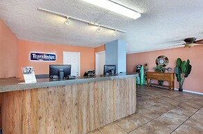 Americana Inn, a Travelodge by Wyndham