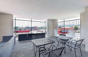 Americana Inn, a Travelodge by Wyndham