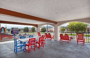 Americana Inn, a Travelodge by Wyndham