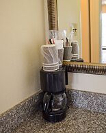 Americana Inn, a Travelodge by Wyndham