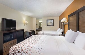 Americana Inn, a Travelodge by Wyndham