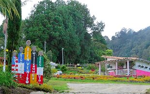 Cabañas y Flores Finca Hotel