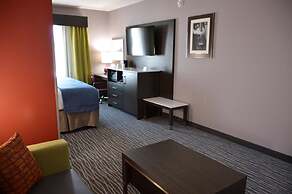 Del-Mar Airport Inn & Suites