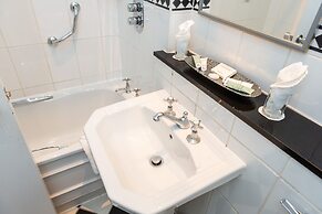 Hatherley Manor Hotel & Spa