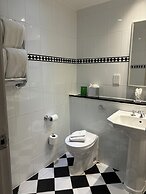 Hatherley Manor Hotel & Spa