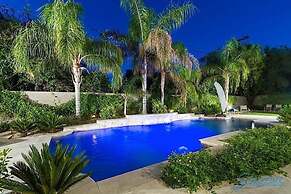 Latitude Adjustment By Signature Vacation Rentals