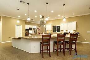 Latitude Adjustment By Signature Vacation Rentals