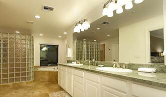 Latitude Adjustment By Signature Vacation Rentals