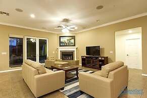 Latitude Adjustment By Signature Vacation Rentals