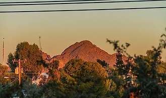 Heart of Phoenix By Signature Vacation Rentals