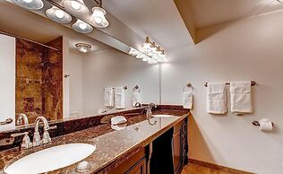 Bella Lincoln Estate Signature Vacation Rentals