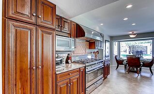 Bella Lincoln Estate Signature Vacation Rentals