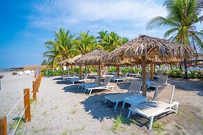 Izalco Hotel & Beach Resort