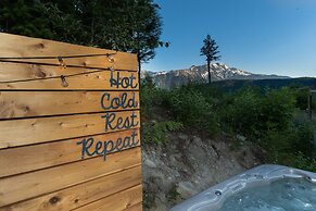 The Cabin at Sweetwater Lane Farm