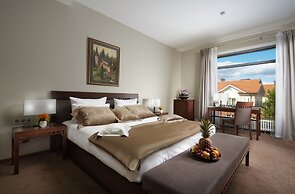 Velich Country Club
