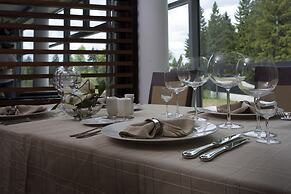Velich Country Club