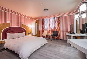Golden Phoenix Hotel