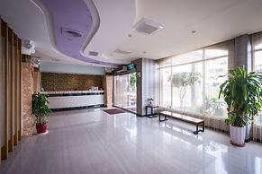Golden Phoenix Hotel