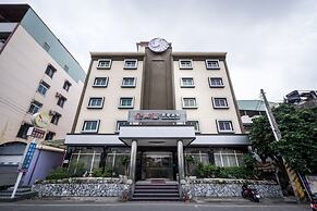 Golden Phoenix Hotel