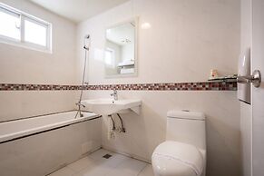 Golden Phoenix Hotel