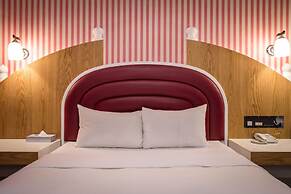 Golden Phoenix Hotel