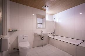 Golden Phoenix Hotel