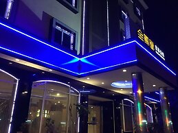 Golden Phoenix Hotel