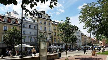 Old Town Art Apartment