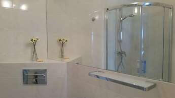 Old Town Art Apartment